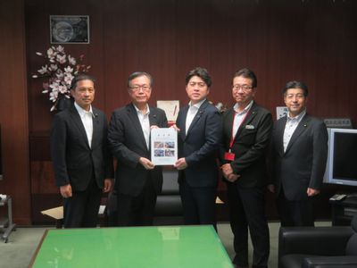 中野国土交通大臣と懇談いたしました