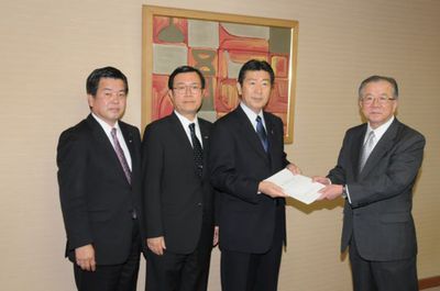 神田愛知県知事に公明党の要望を提出